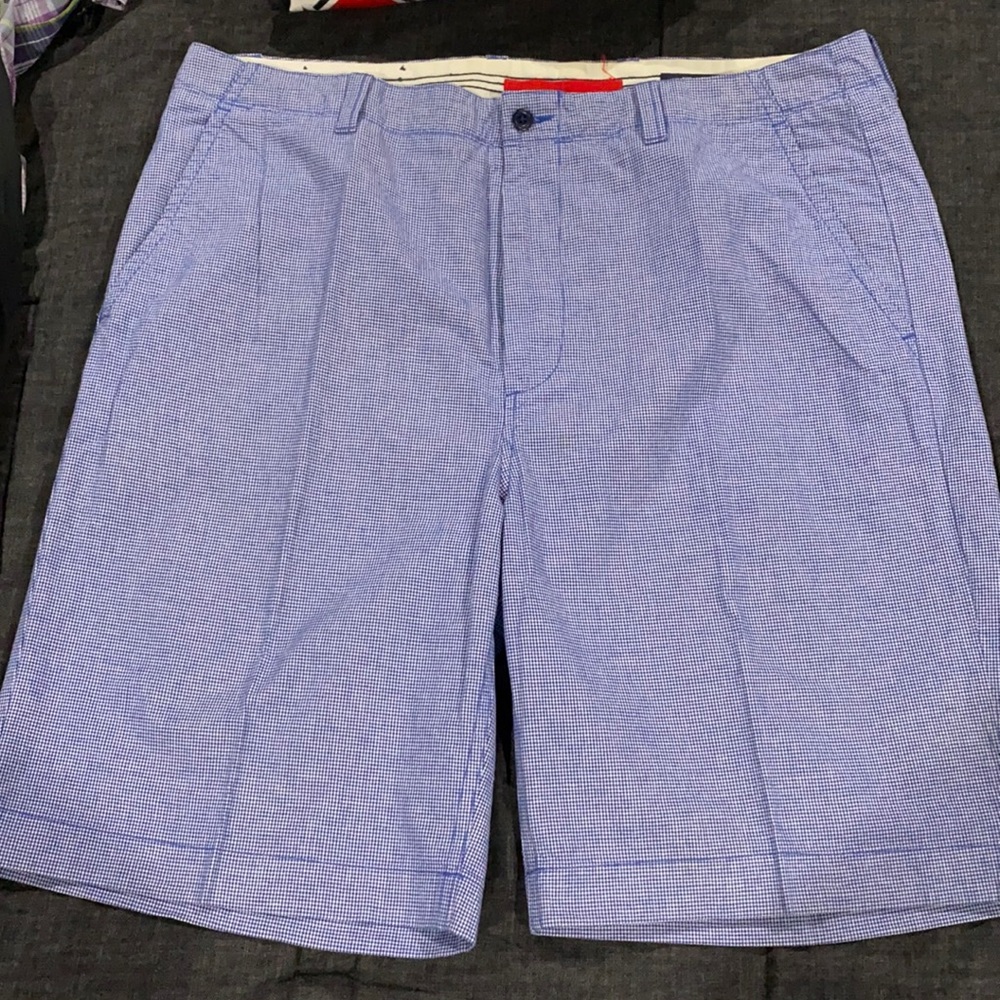 Daniel Cremieux small check golf shorts size 38.